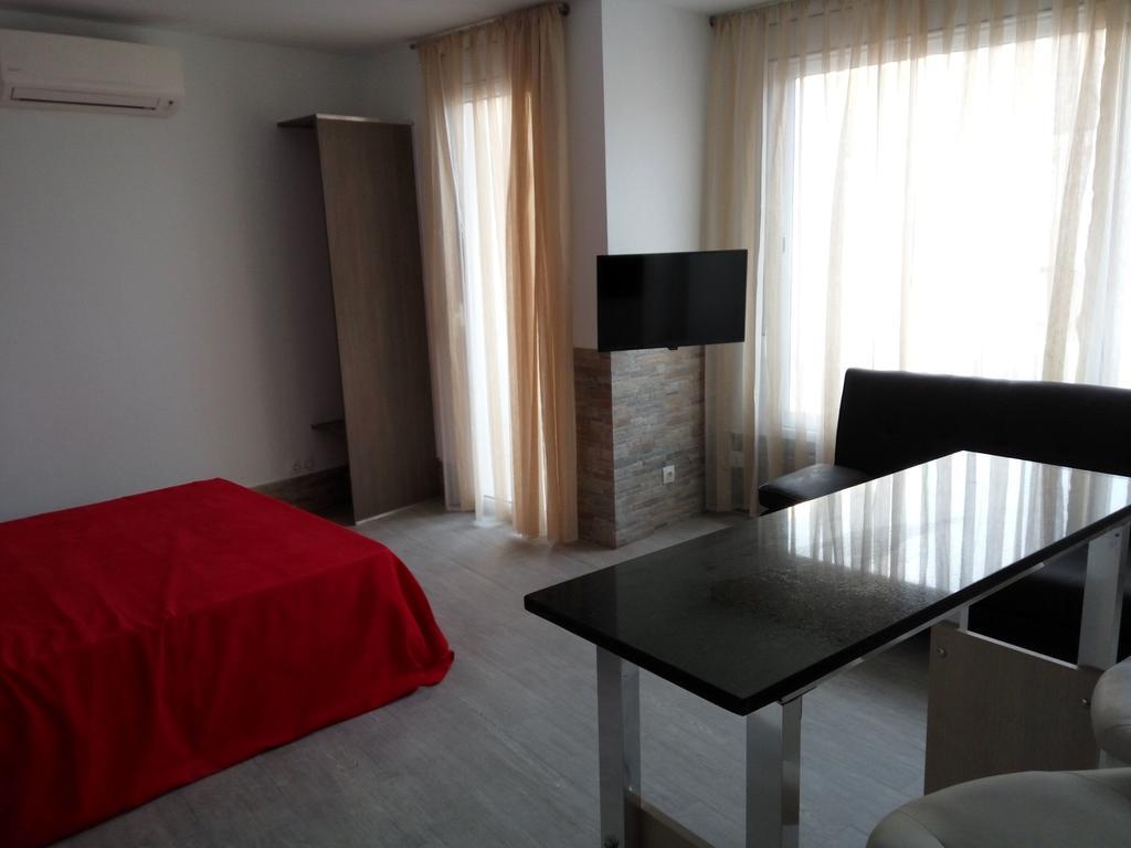 Apartamentos Bcntourism Пинеда-де-Мар Экстерьер фото